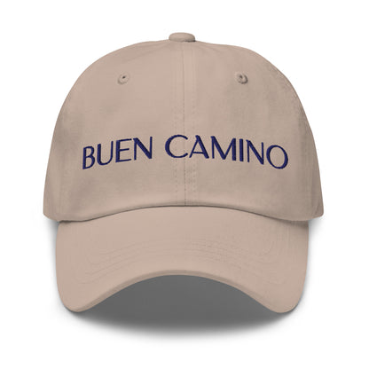 Basecap beige mit dunkelblauer Stickerei 'Buen Camino' – atmungsaktiv und verstellbar