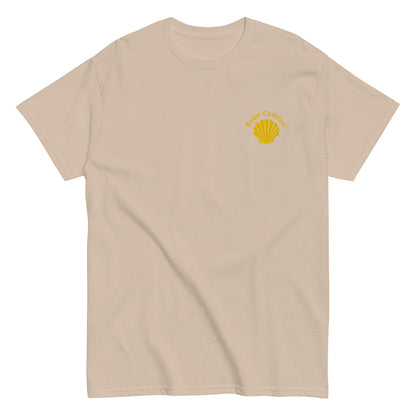 Besticktes Camino de Santiago T-Shirt mit Jakobsmuschel und 'Buen Camino'-Schriftzug auf der Brust, sandfarben