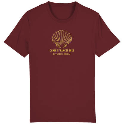 Edles burgunderrotes Camino T-Shirt aus Bio-Baumwolle mit personalisierbarem Design – perfekt als Pilger-Andenken.
