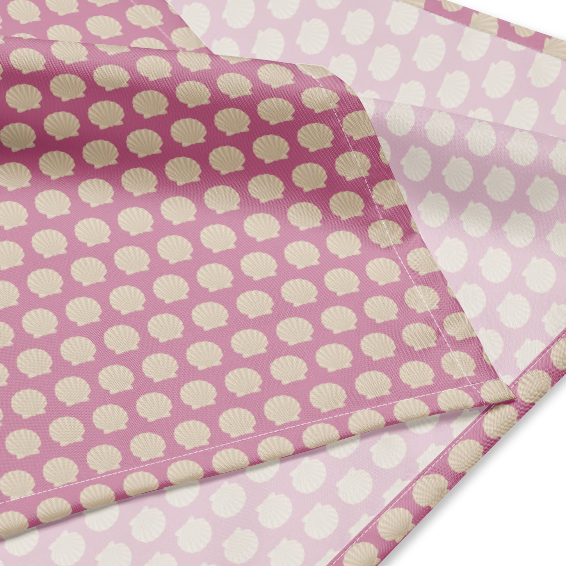 Leichtes und atmungsaktives Bandana in Rosa mit Jakobsmuschel-Design. Perfekt als Kopftuch oder Halstuch  für den Jakobsweg.